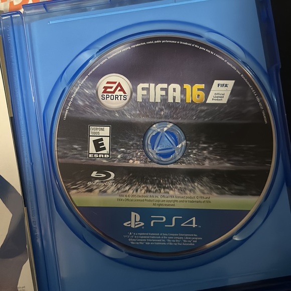 Fifa 16 PS4 - Picture 2 of 4
